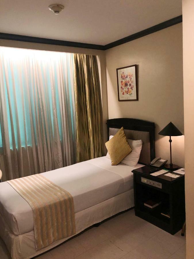 Tower Inn Makati Business Hotel San Pedro Makati Eksteriør billede